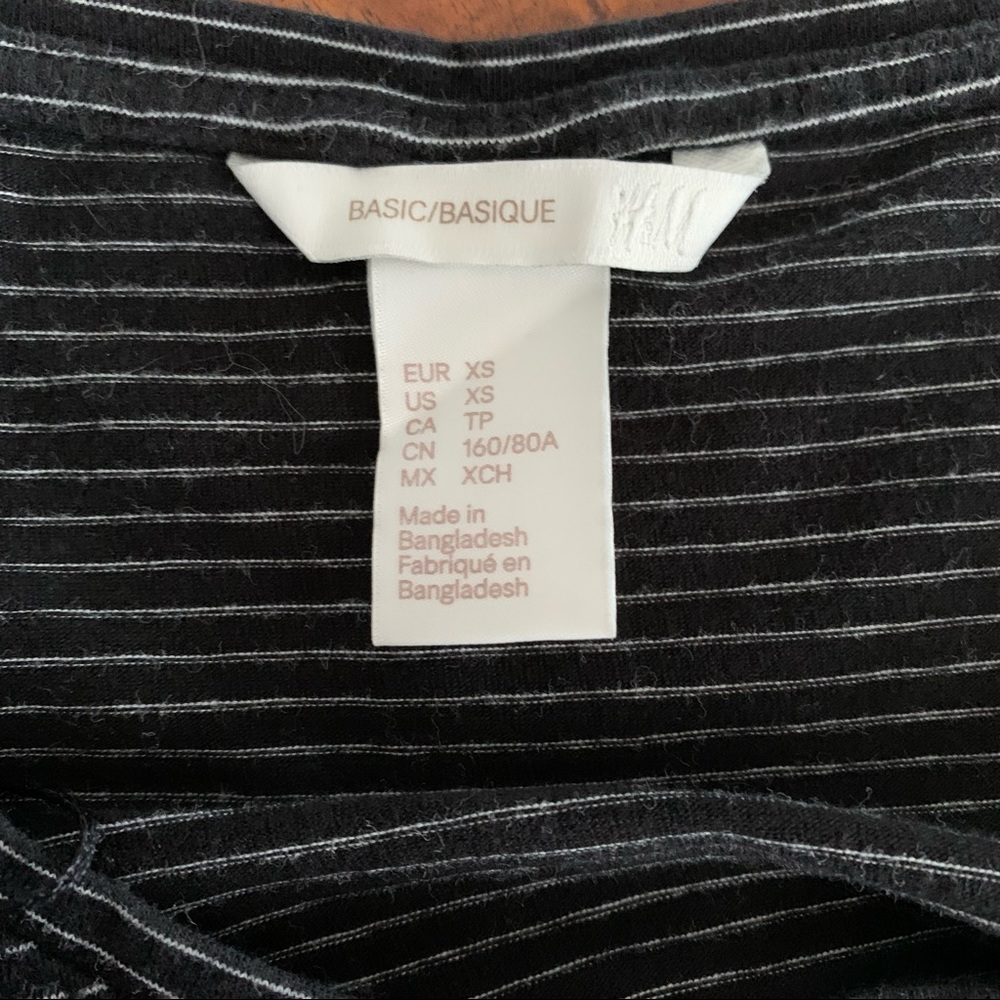 Basic H&M Ladies Top - Picture 3 of 3